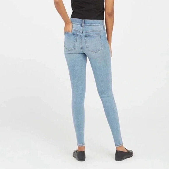 SPANX Distressed Skinny Jeans Light Vintage Wash Pull On Tummy Control - Picture 4 of 13